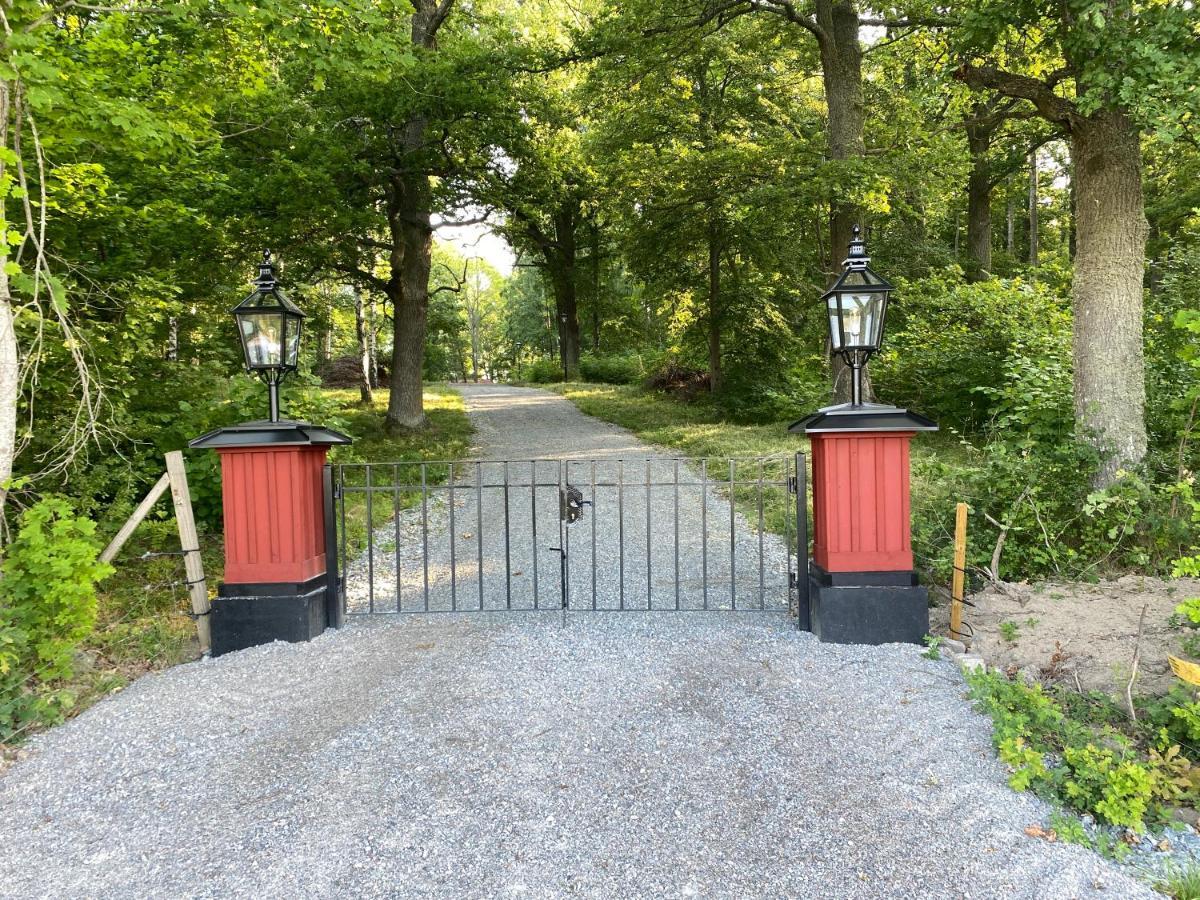 Willa Spectacular 6-Bed House In Beautiful Manor Park Mariefred Zewnętrze zdjęcie